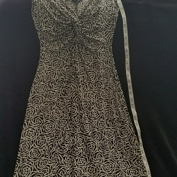 Dress - Picture 4 of 4